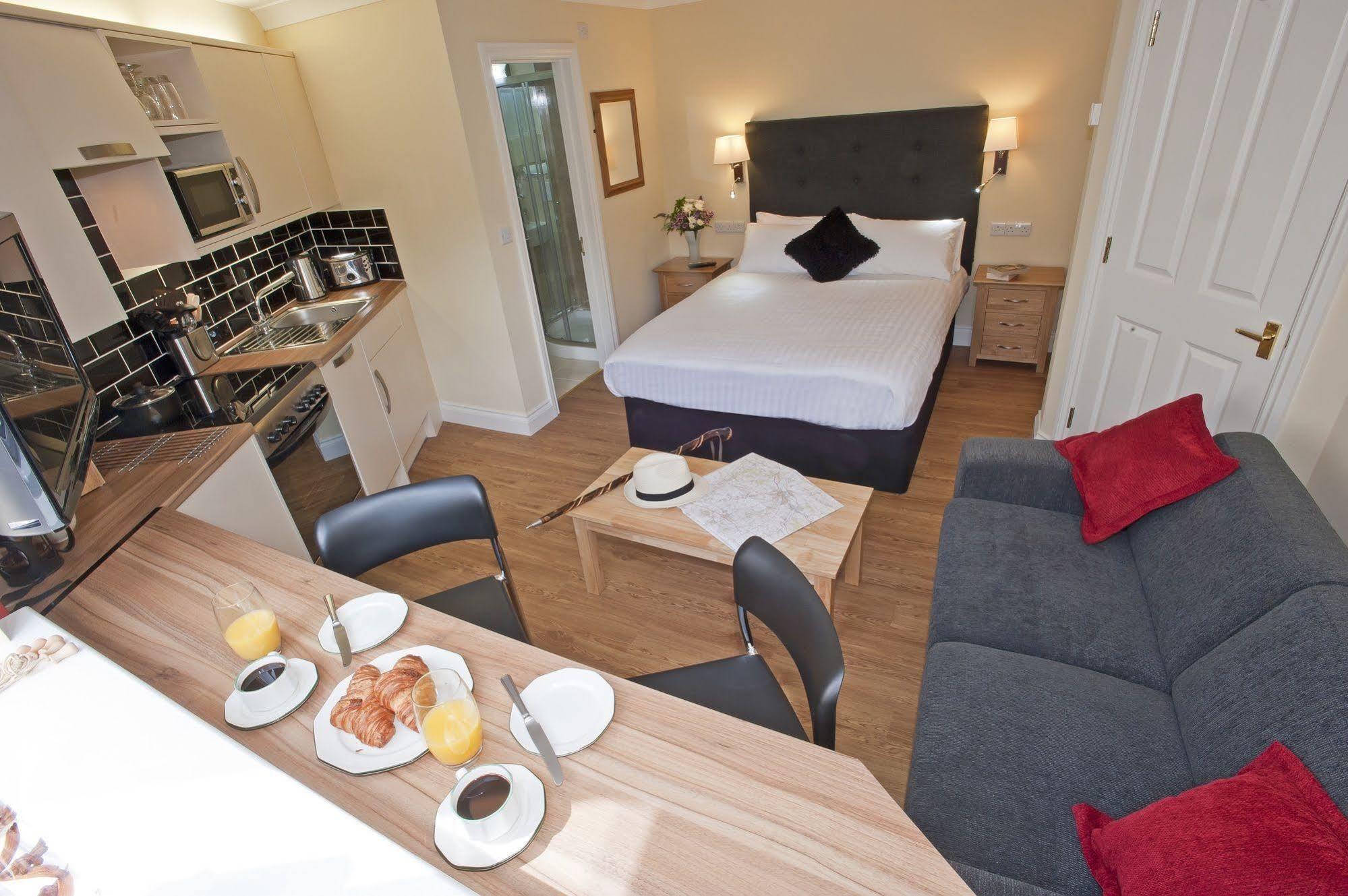 Peartree Serviced Apartments Salisbury Eksteriør bilde