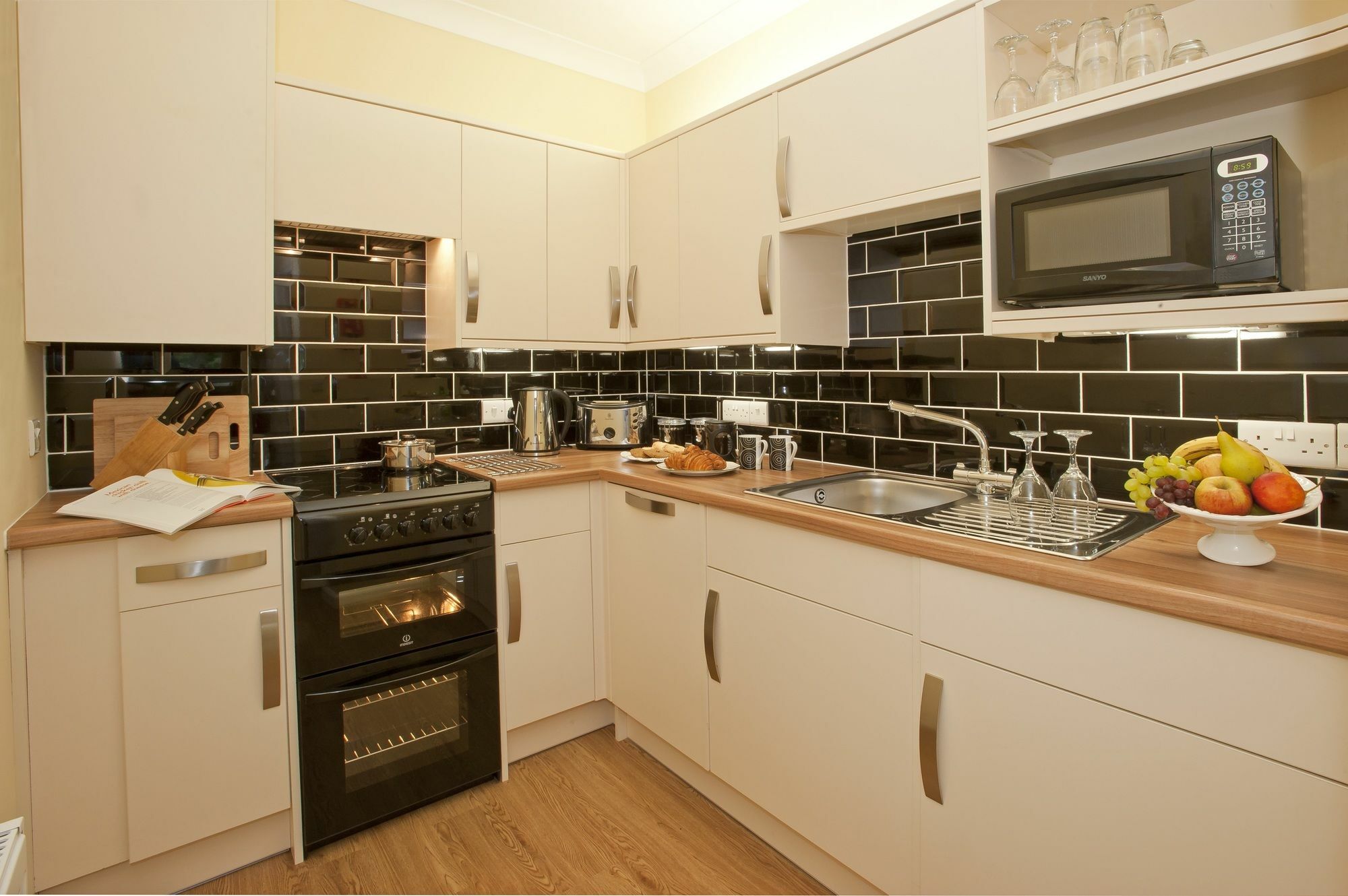 Peartree Serviced Apartments Salisbury Eksteriør bilde