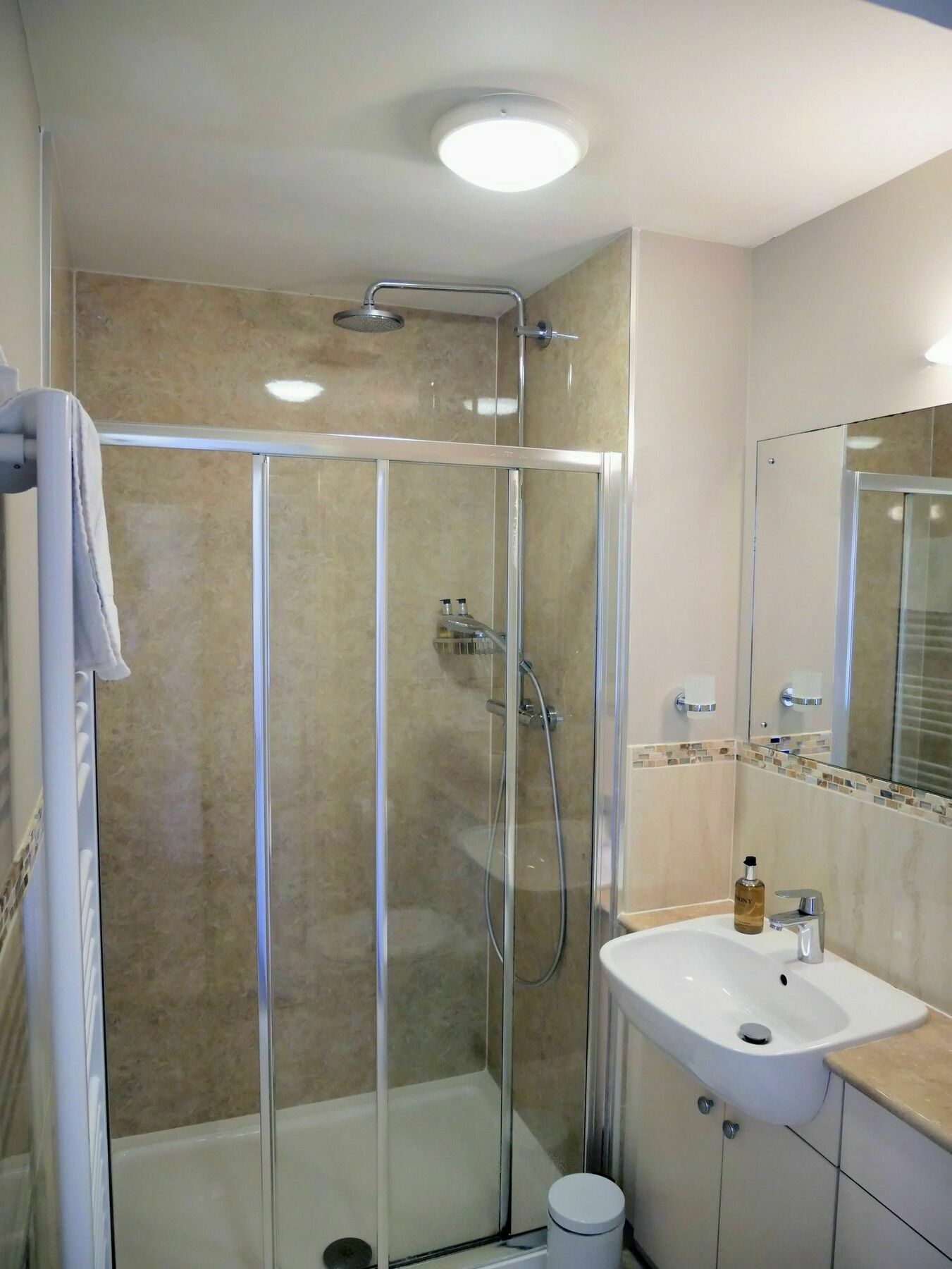 Peartree Serviced Apartments Salisbury Eksteriør bilde