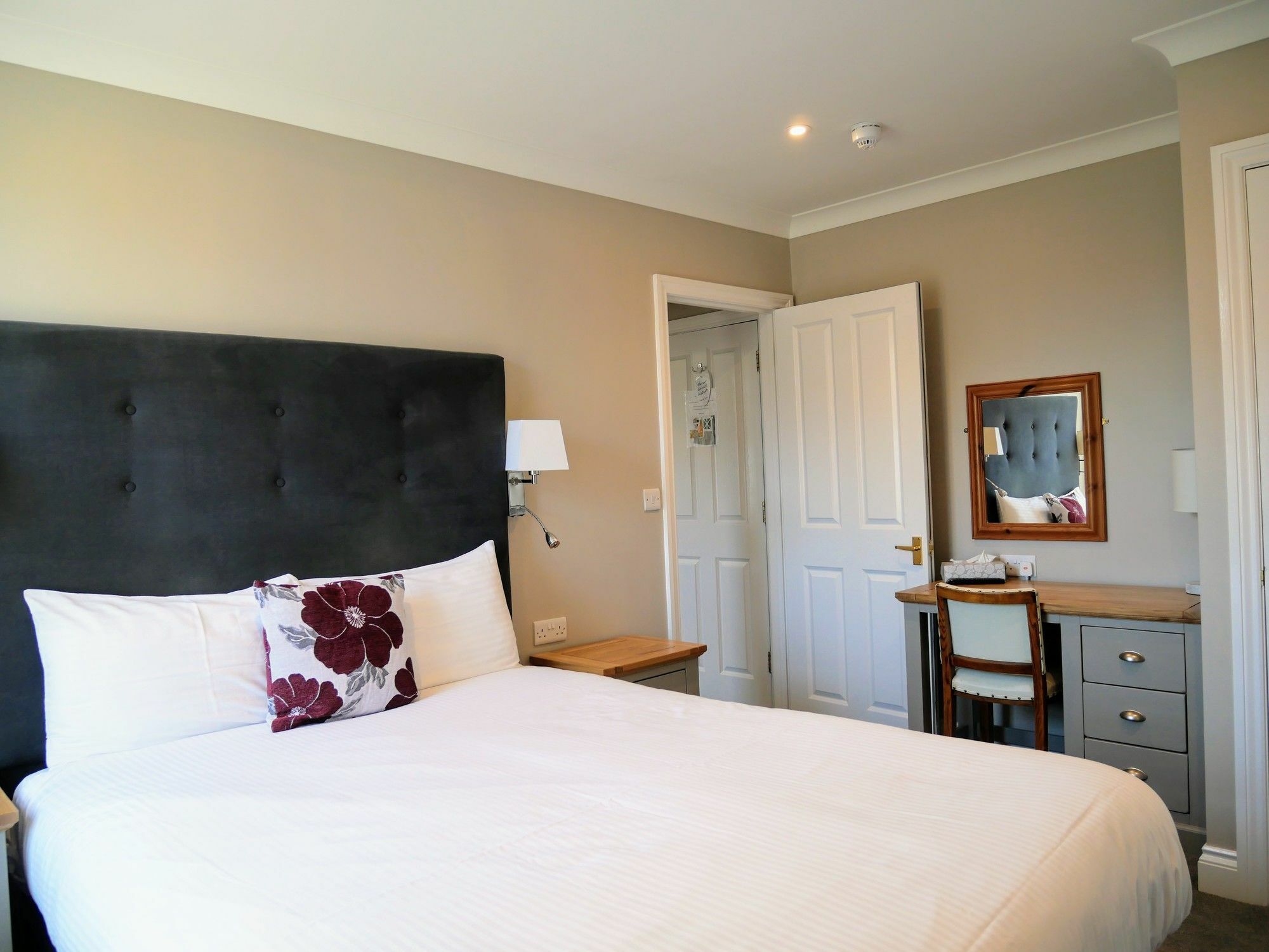 Peartree Serviced Apartments Salisbury Eksteriør bilde